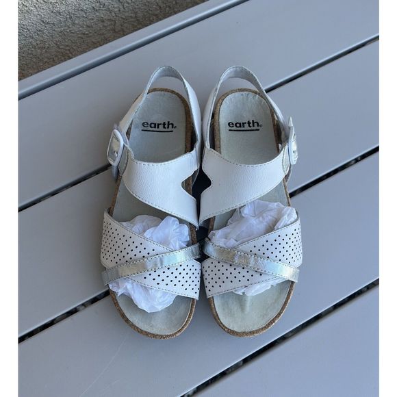 Earth linden laguna leather sandals - size 6 - white/silver - Picture 2 of 10